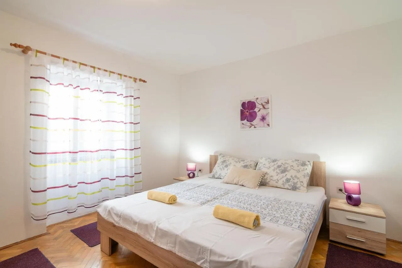 Pag Holiday Home & Terrace Pag Town